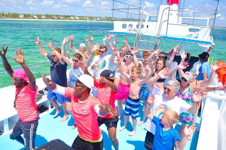 Party boat in Catamaran with Open Bar adults only - Photo 1 of 9